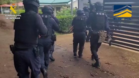 إسبانيا تفكك شبكة دولية لتهريب الكوكايين وتعتقل 12 شخصا