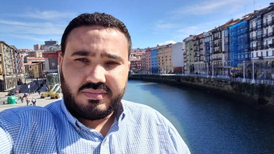 لم يتجاوز بعد صدمة فقدان والدته … اعتداء جديد على منزل عائلة الناشط الحقوقي هشام السباعي في غياب أفراد الأسرة